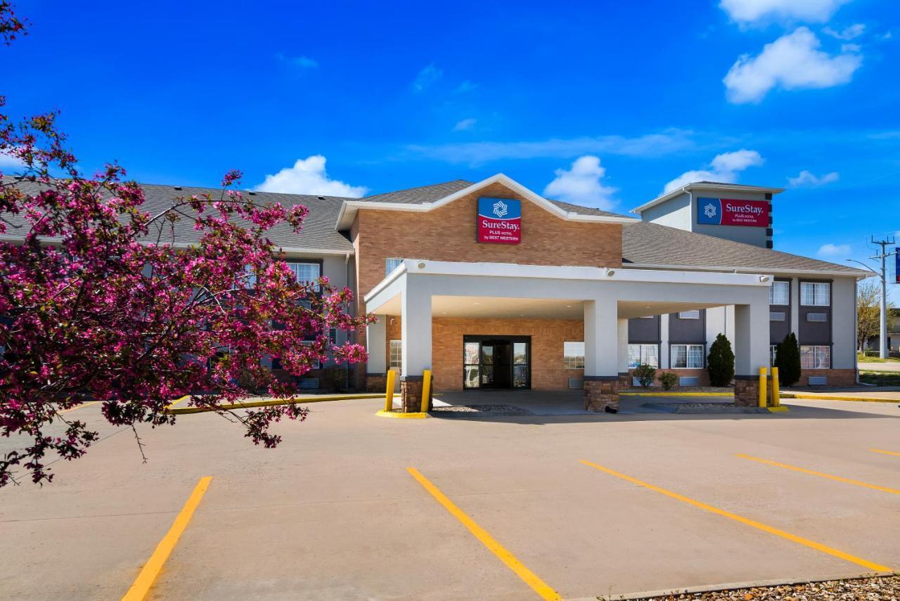 Surestay Plus Hotel By Best Western Topeka Exterior foto