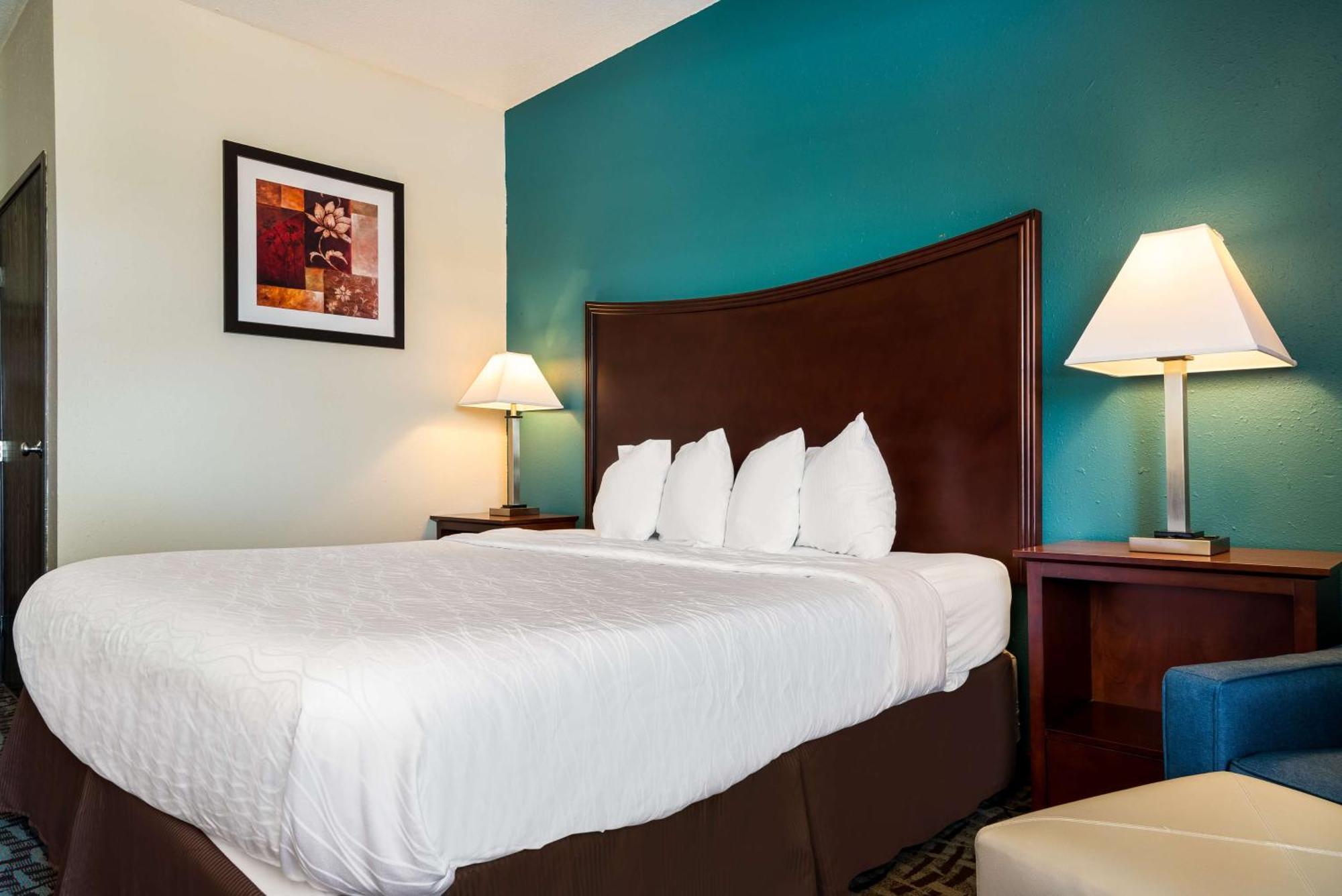 Surestay Plus Hotel By Best Western Topeka Exterior foto
