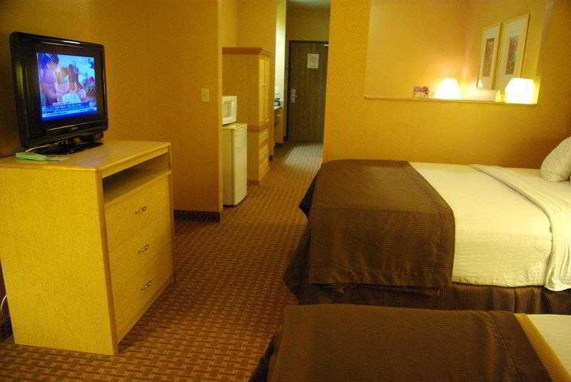 Surestay Plus Hotel By Best Western Topeka Exterior foto